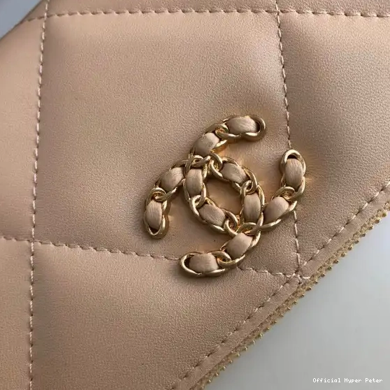 Hyper Peter CHANEL WALLET ZIPPED 19 0512